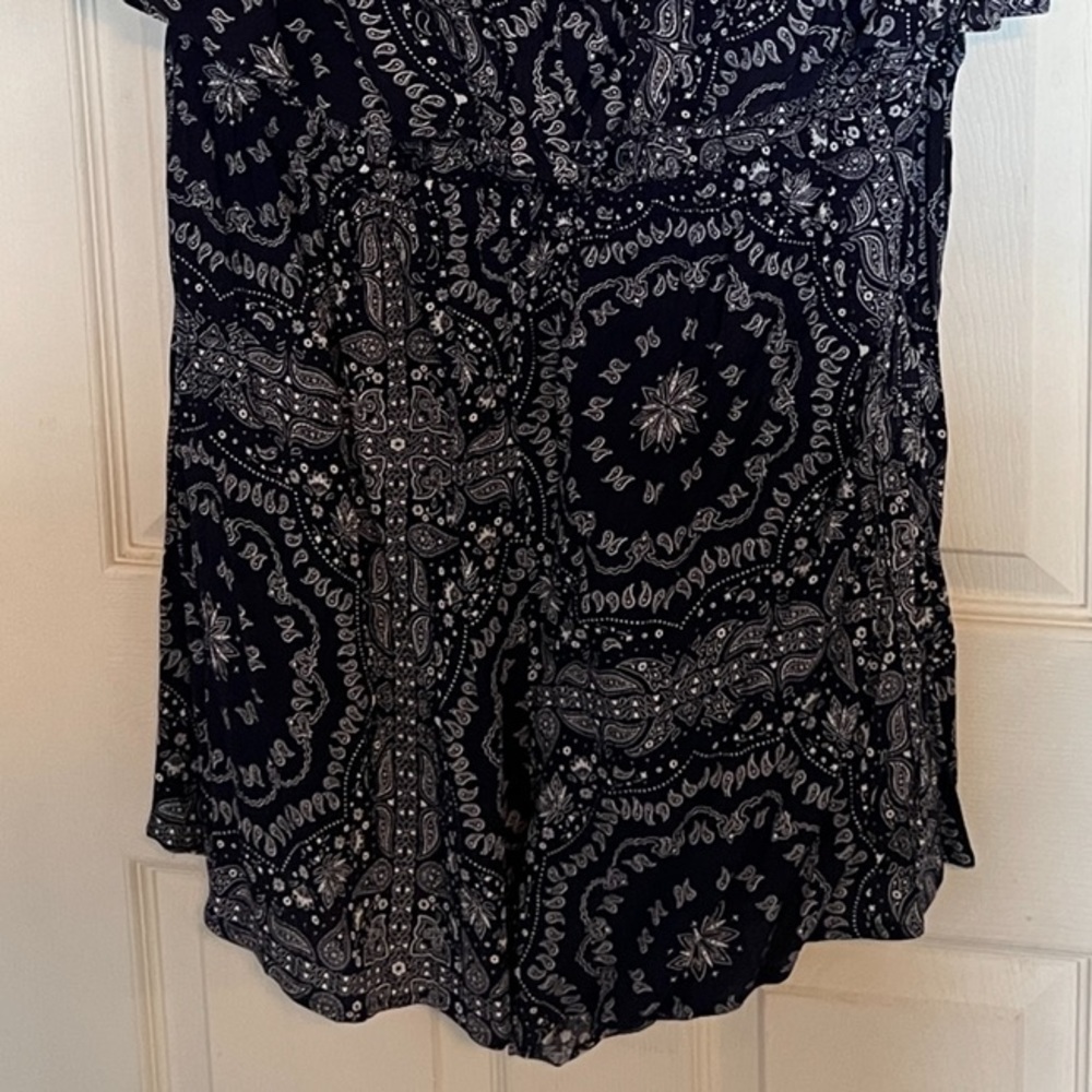 Navy & White Paisley Romper - Picture 5 of 6